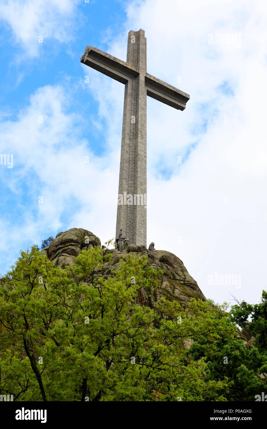 Calle de los Caidos, Valle dei Caduti. Cattolica romana memorial monumentale per la guerra civile spagnola. Madrid, Spagna. Maggio 2018 Foto Stock