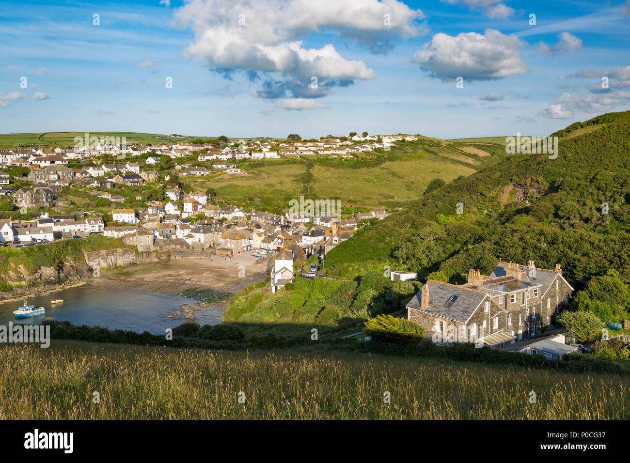 Vista sul villaggio di pescatori di Port Isaac, Cornwall, Inghilterra Foto Stock