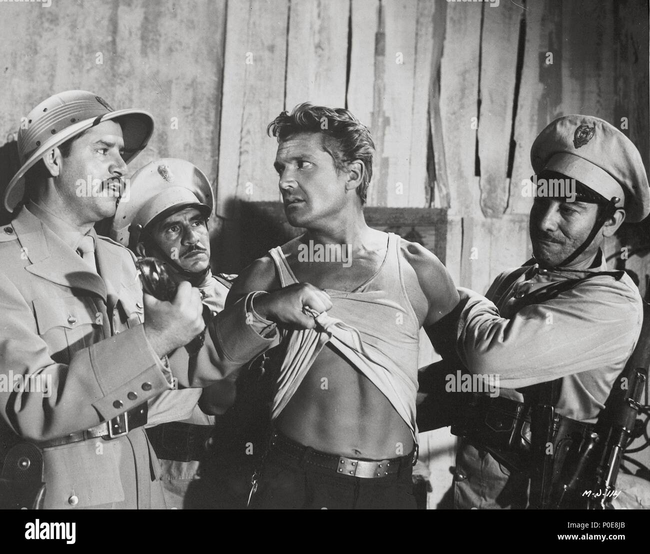 Pellicola originale titolo: LA MORT EN CE JARDIN. Titolo italiano: la morte nel giardino. Regista: Luis Bunuel. Anno: 1956. Stelle: GEORGES MARCHAL. Credito: PRODUCCIONES TEPEYAC / Album Foto Stock