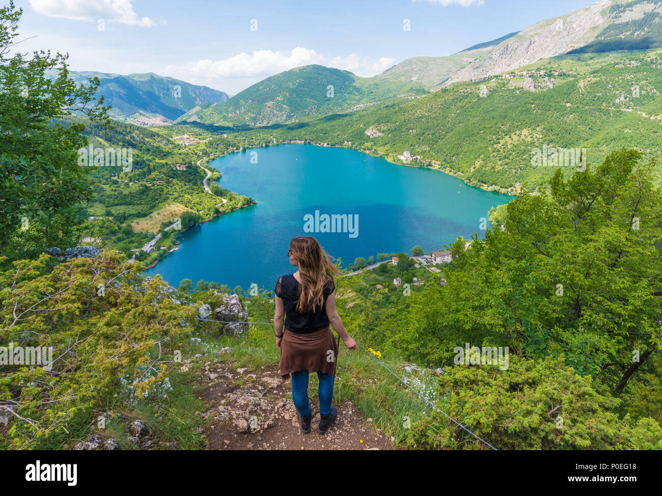 Scanno (L'Aquila, Italia) - Quando la natura è romantica: il cuore - lago di forma sui monti dell'Appennino, nella regione Abruzzo, Italia centrale Foto Stock