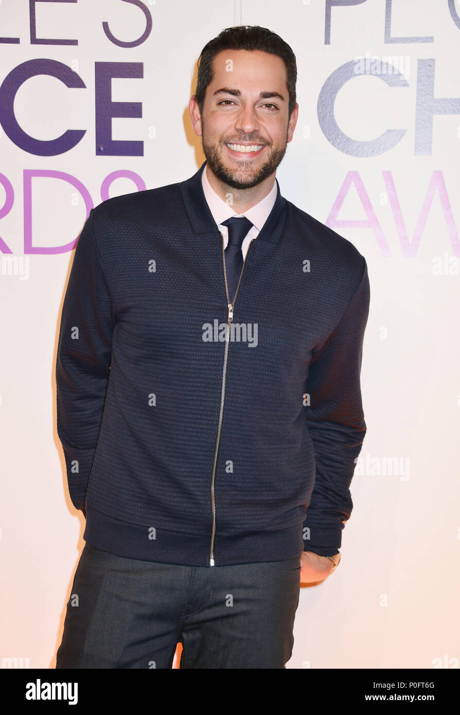 Zachary Levi 053 presso il popolo Choice Awards 2015 al Paley Center di Los Angeles. Nov. 3, 2015.a Zachary Levi 053 ------------- Red Carpet Event, verticale, STATI UNITI D'AMERICA, industria cinematografica, celebrità, fotografia, Bestof, arte cultura e intrattenimento, Topix celebrità moda / Verticale, meglio di, evento nella vita di Hollywood - California, moquette rossa e dietro le quinte, USA, industria cinematografica, celebrità, movie celebrità, personaggi televisivi, musica celebrità, fotografia, Bestof, arte cultura e intrattenimento, Topix, tre quarti, verticale, una persona, dall'anno , 2015, inchiesta tsuni@Gamma-USA.com Foto Stock