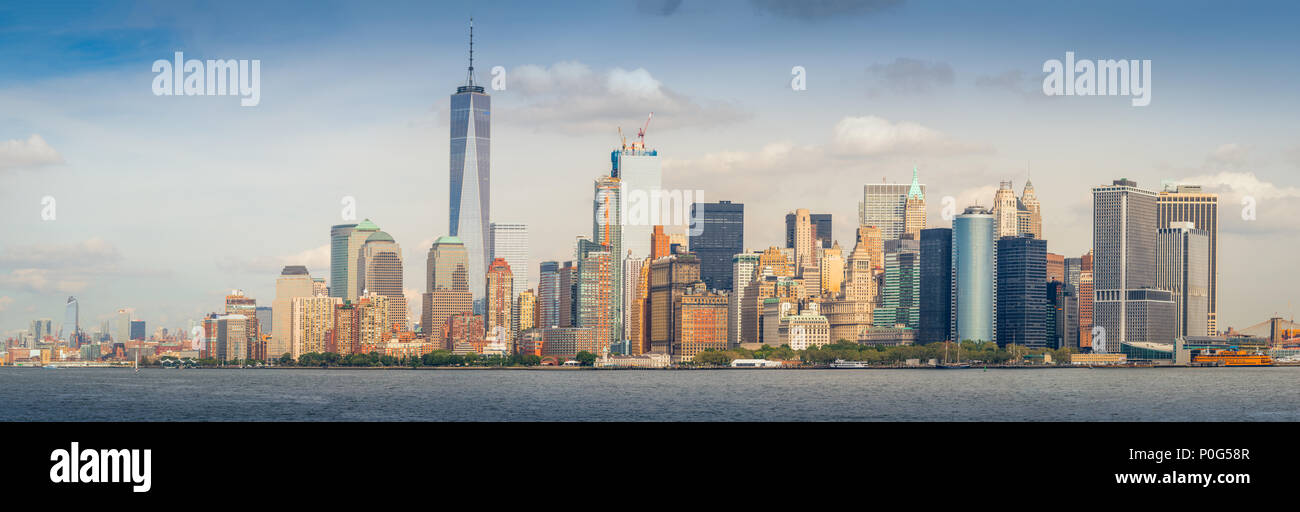 La skyline di Manhattan preso un pomeriggio di settembre Foto Stock