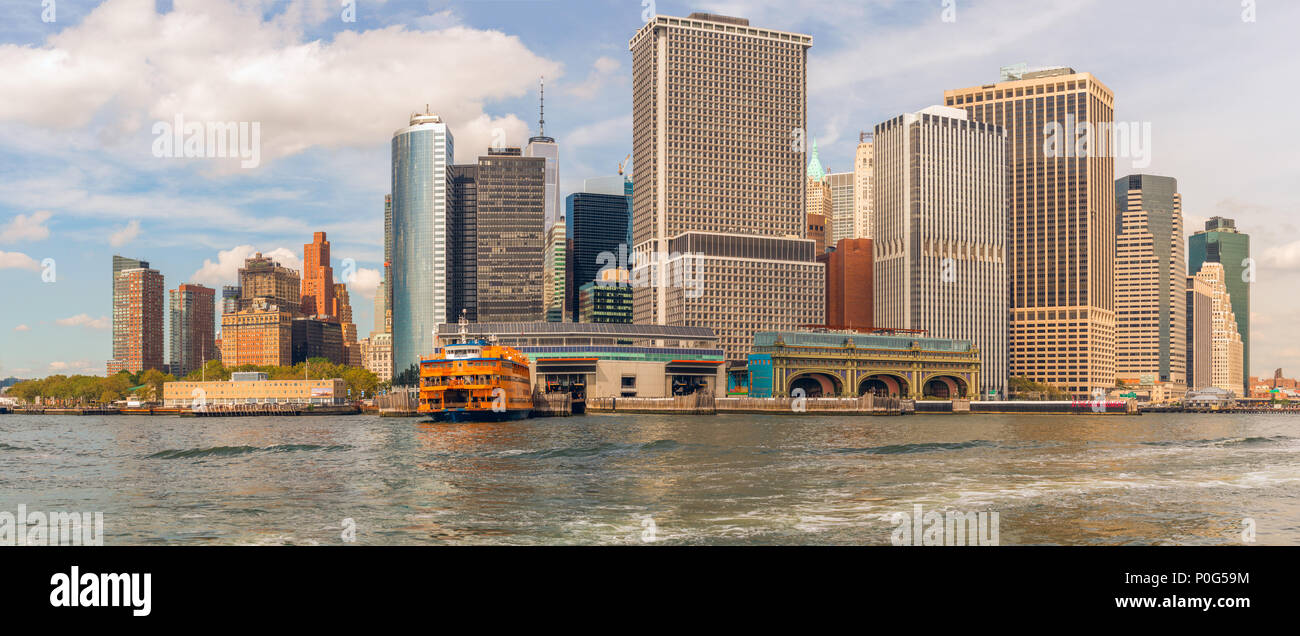 La skyline di Manhattan preso un pomeriggio di settembre Foto Stock