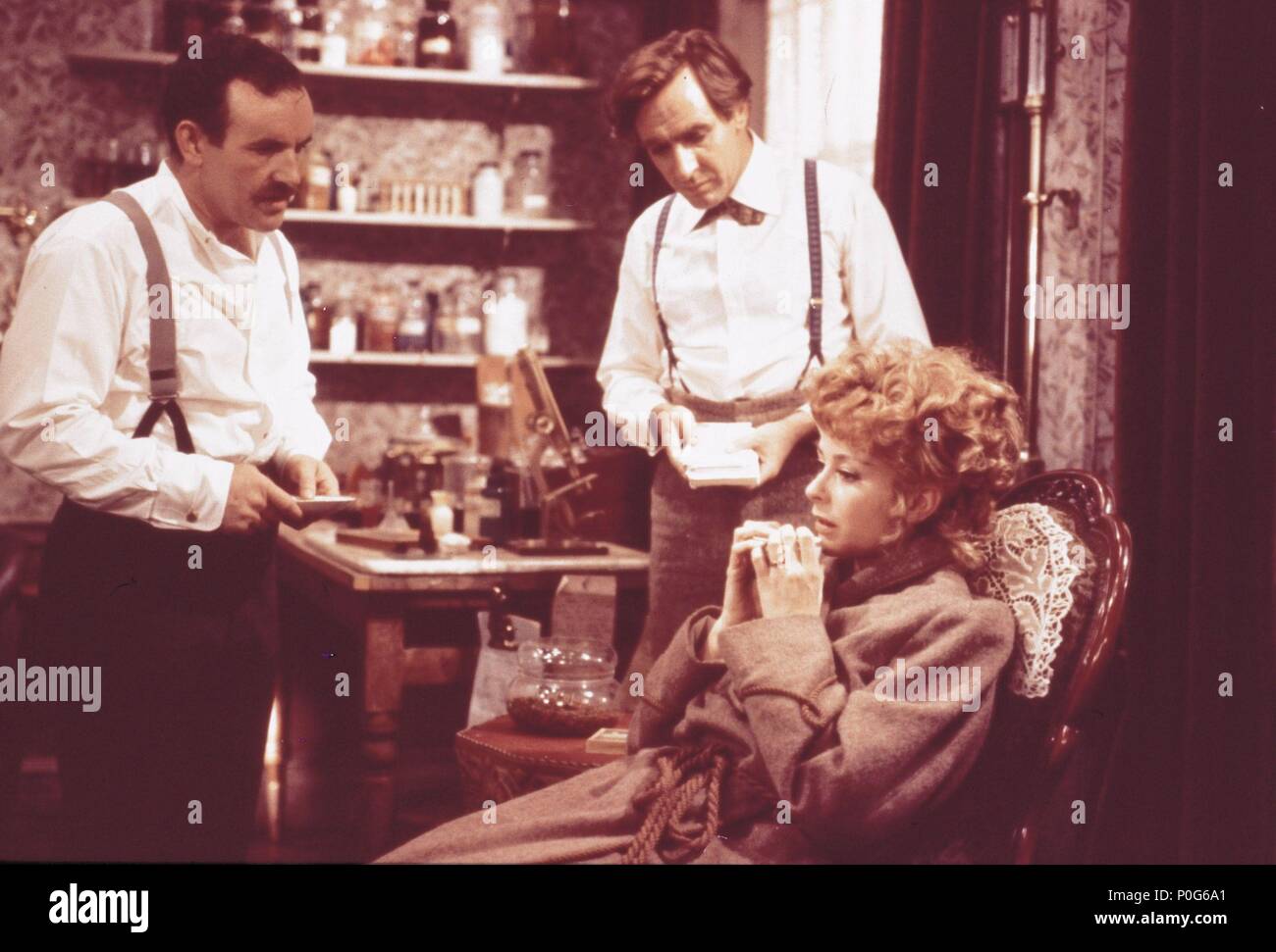 Pellicola originale titolo: la vita privata di Sherlock Holmes. Titolo italiano: la vita privata di Sherlock Holmes. Regista: Billy Wilder. Anno: 1970. Stelle: COLIN BLAKELY; GENEVIEVE PAGINA; Robert Stephens. Credito: United Artists / Album Foto Stock