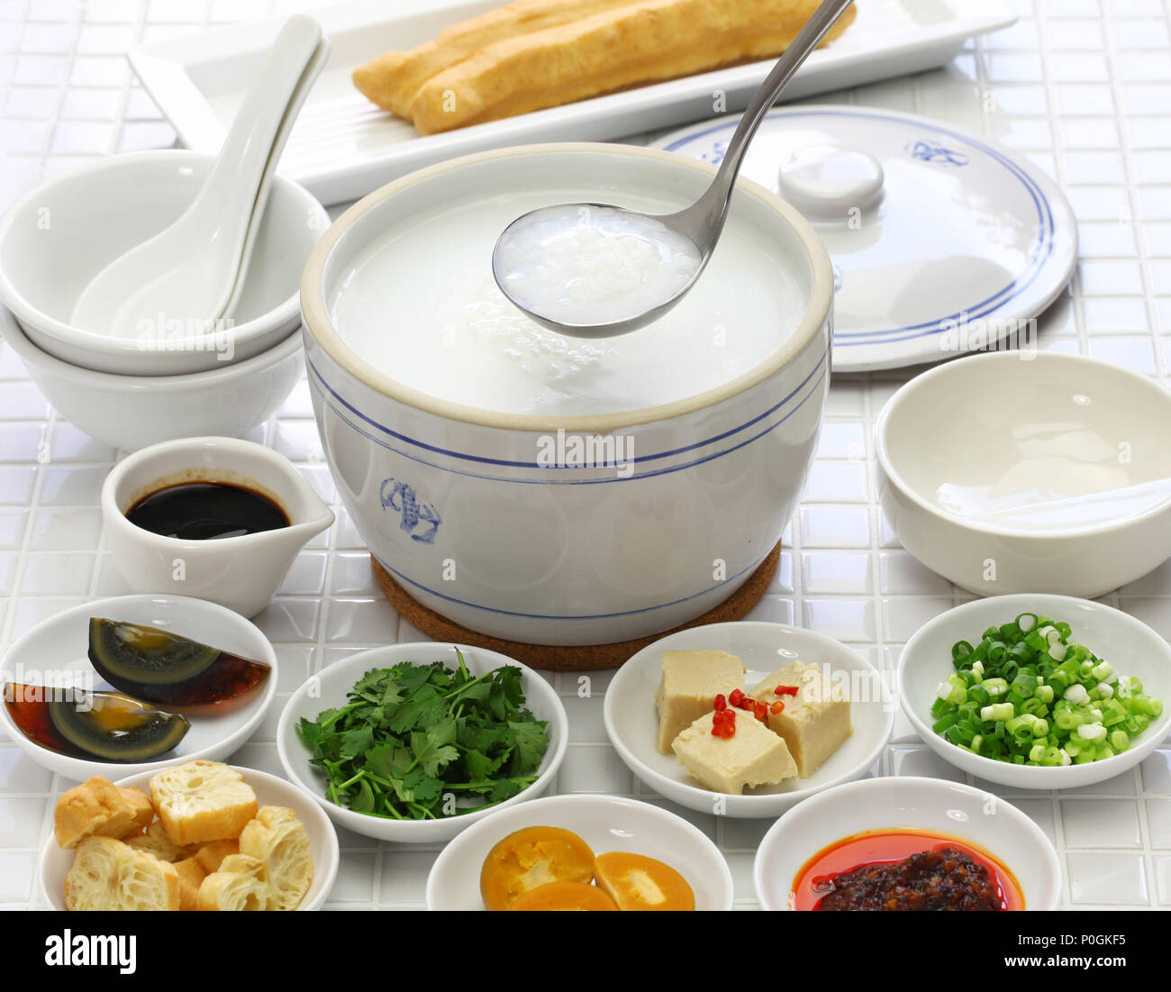 Congee, cinese farinata di riso, cinese tradizionale colazione sana Foto Stock