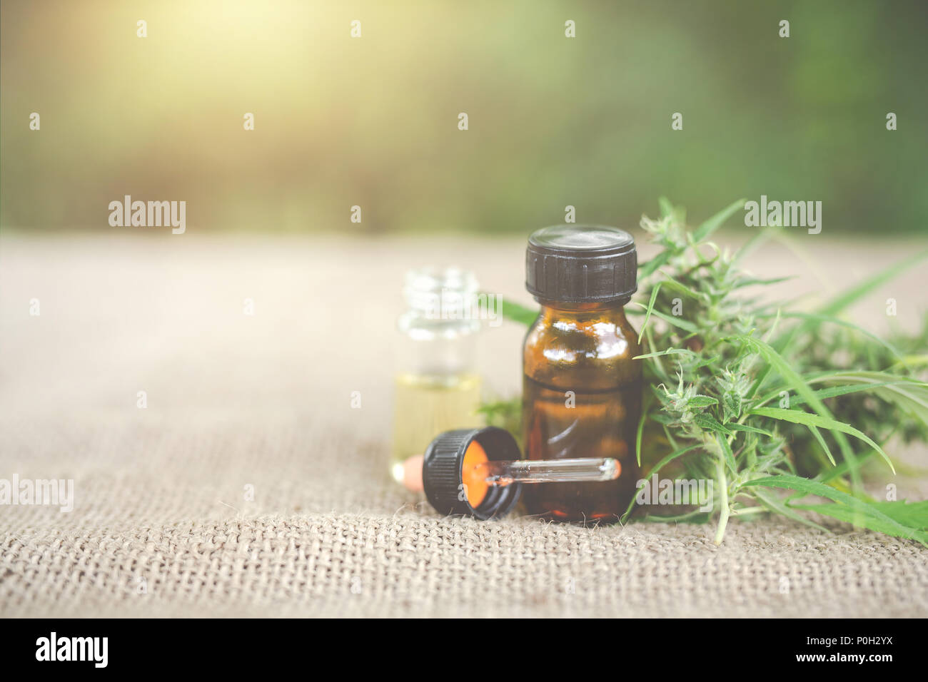 Olio del CBD di estratto di cannabis, la cannabis medica concetto, olio di cannabis. Foto Stock