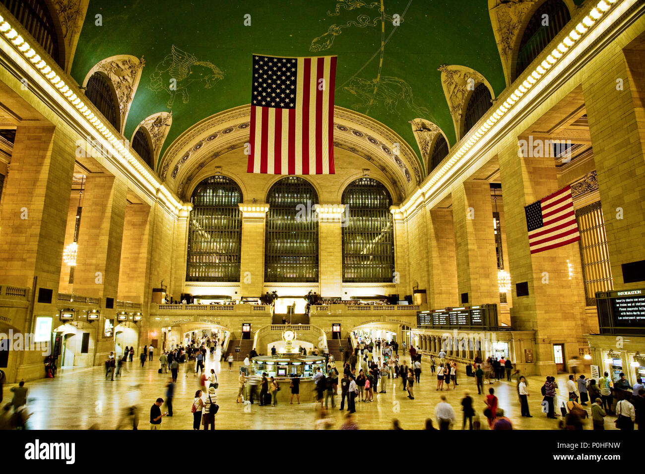 Pendolari occupato presso la New York del Grand Central Station. Stati Uniti d'America. Foto Stock
