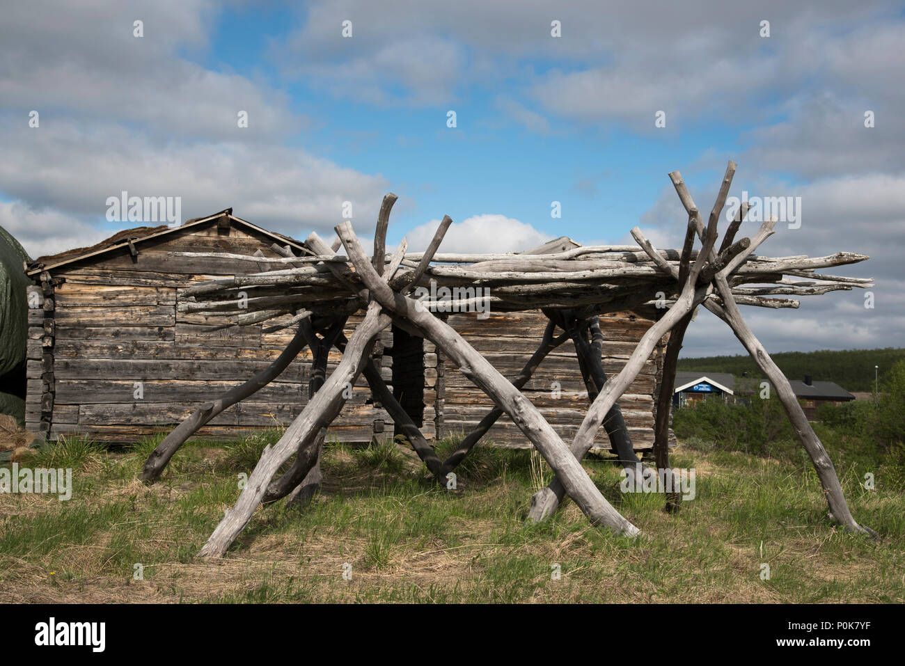 Un trasportabile Sami capanna chiamata Goahti a Kautokeino in Finnmark provincia di Norvegia ha presentato in un museo a cielo aperto. Eine Kote oder transportables ha Foto Stock