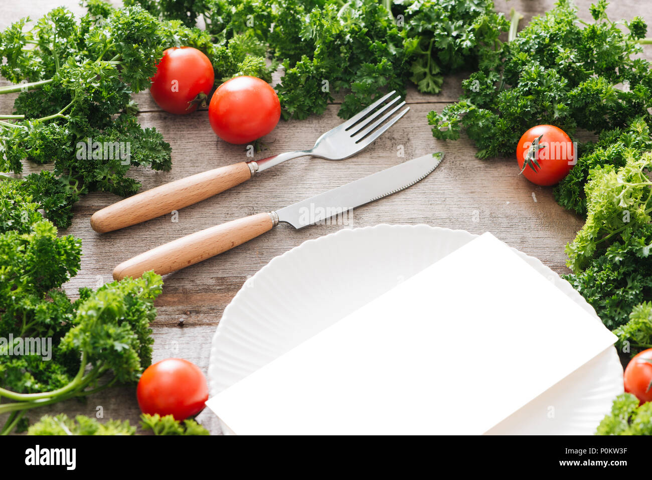 Mangiare cibo sano, verdura sfondo con copia spazio. Foto Stock