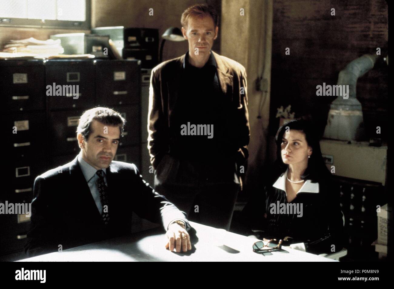 Pellicola originale titolo: ANN. Titolo inglese: ANN. Regista: William Friedkin. Anno: 1995. Stelle: Chazz Palminteri; David Caruso; LINDA FIORENTINO. Credito: UNIVERSAL / Paramount/MGM / VAUGHAN, Stephen / Album Foto Stock