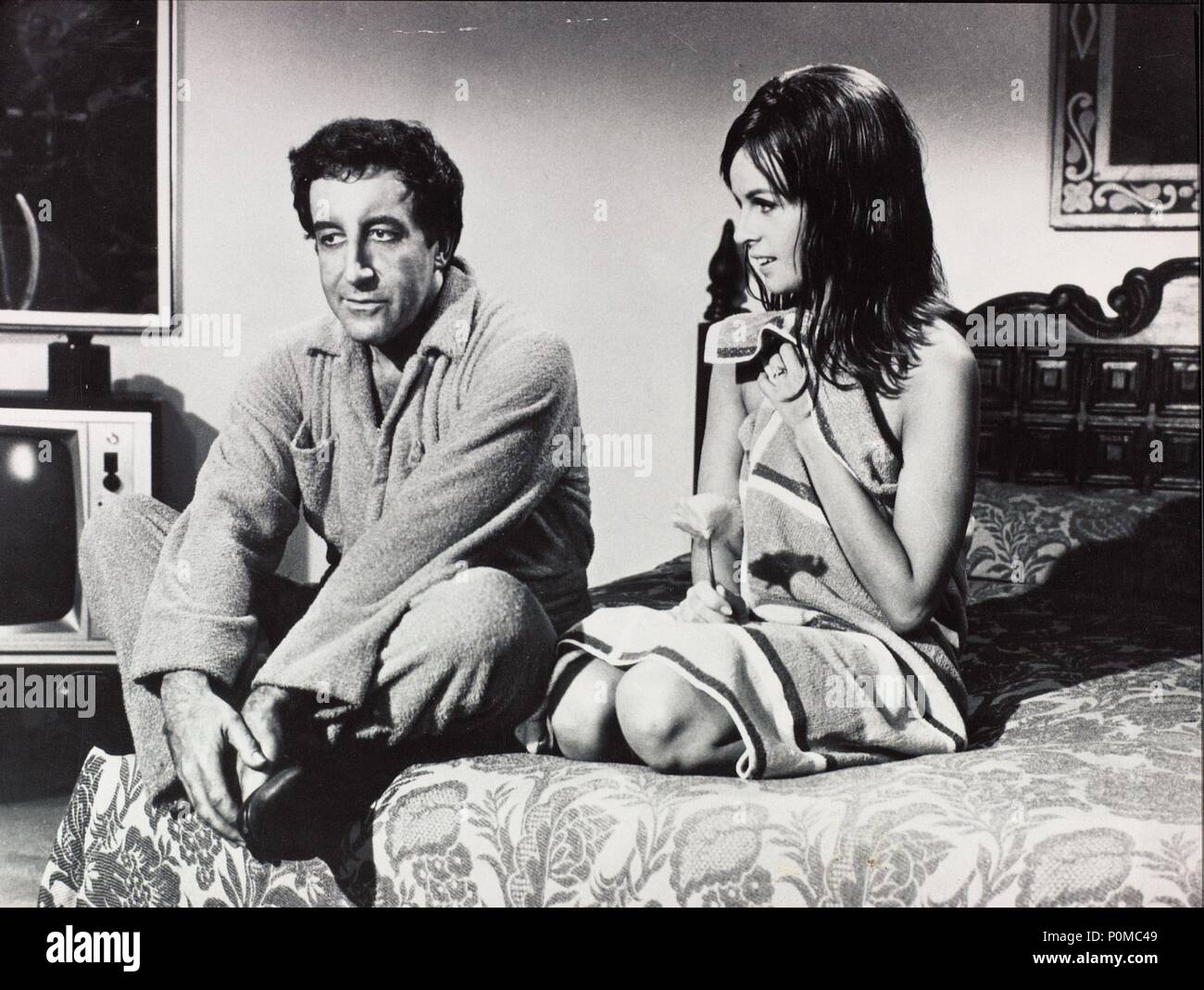 Pellicola originale titolo: il partito. Titolo inglese: il partito. Regista: Blake Edwards. Anno: 1968. Stelle: Peter Sellers; CLAUDINE LONGET. Credito: United Artists / Album Foto Stock