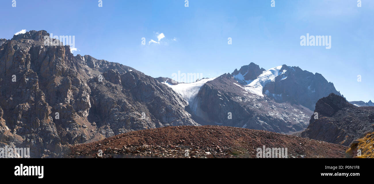 Paesaggio di montagna in Zailiyskiy Alatau in Kazakistan Foto Stock
