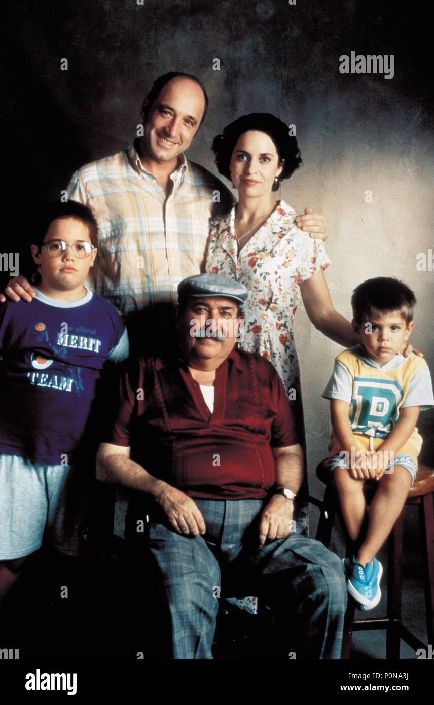 Pellicola originale titolo: MANOLITO GAFOTAS. Titolo inglese: MANOLITO quattro occhi. Regista: Miguel Albaladejo. Anno: 1999. Stelle: ANTONIO GAMERO; Adriana Ozores; ROBERTO ALVAREZ; David SANCHEZ DEL REY; DAVID MARTINEZ. Credito: CASTELAO PRODUCTIONS / Album Foto Stock