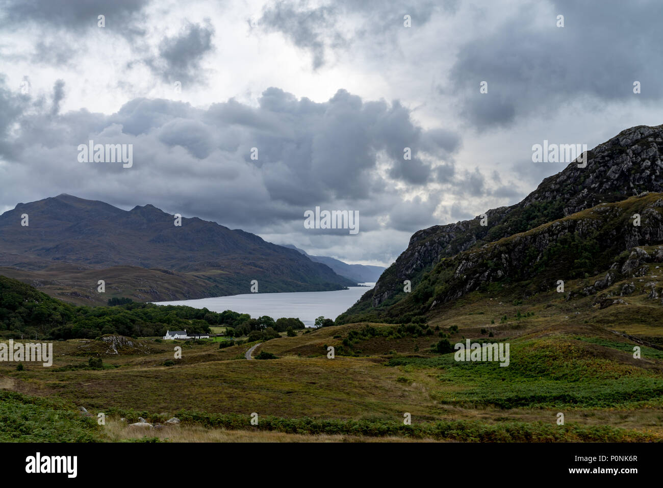 Guardando verso est su Gruinard Bay, a ovest di Ullapool, Scozia Foto Stock