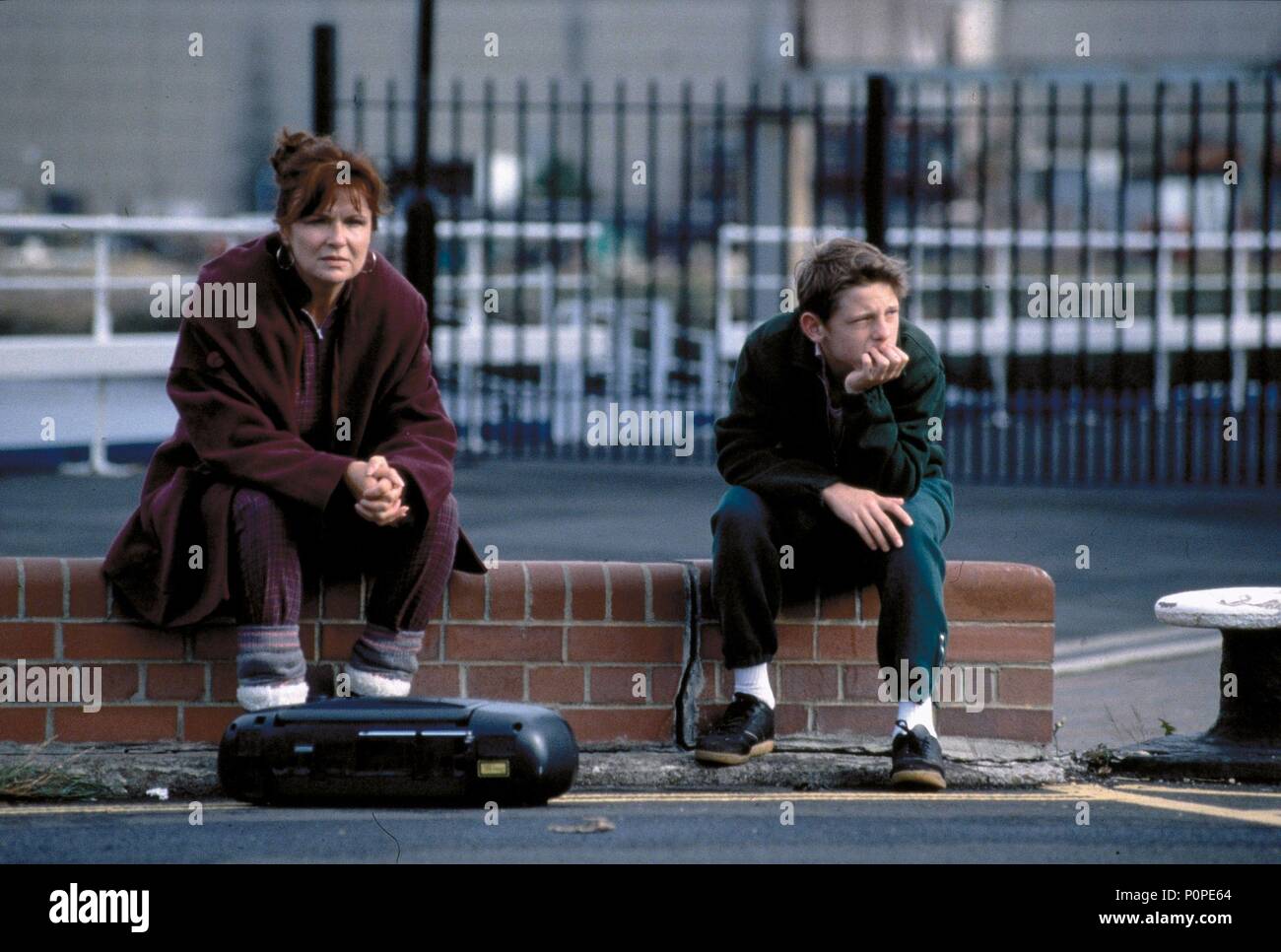 Pellicola originale titolo: Billy Elliot. Titolo inglese: Billy Elliot. Regista: Stephen Daldry. Anno: 2000. Stelle: JULIE WALTERS; Jamie Bell. Credito: UNIVERSAL / KEYTE, GILES / Album Foto Stock