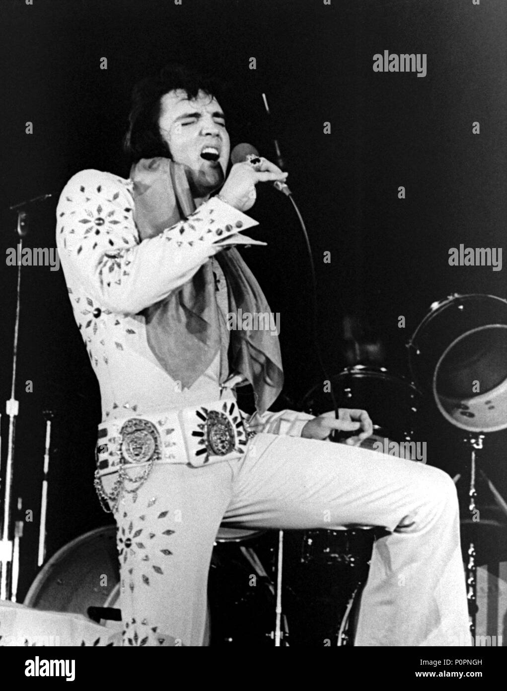 Pellicola originale titolo: ELVIS on tour. Titolo inglese: ELVIS on tour. Regista: robert Abele; PIERRE ADIDGE. Anno: 1972. Stelle: ELVIS PRESLEY. Credito: M.G.M. / Album Foto Stock