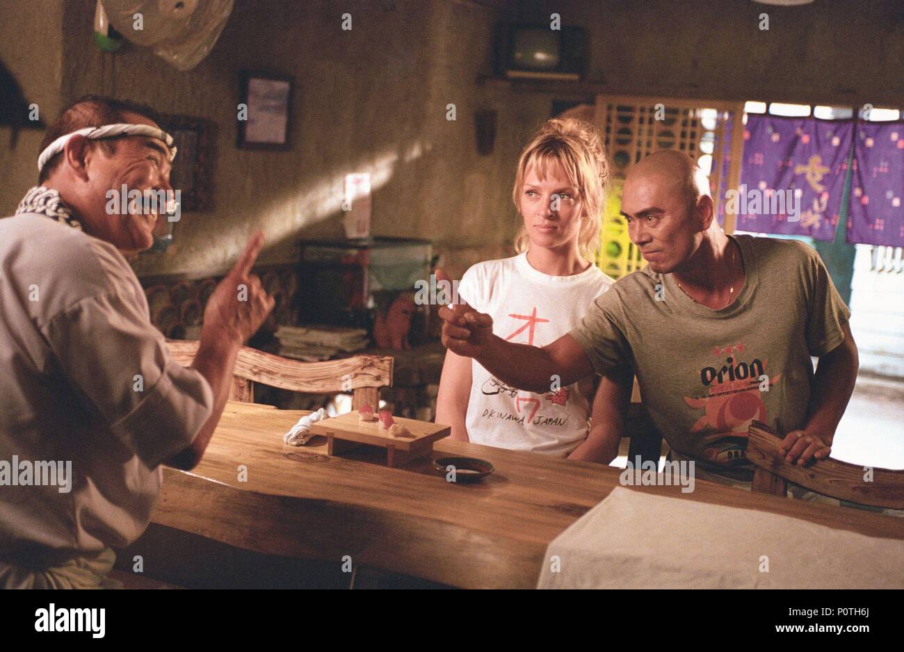 Pellicola originale titolo: KILL BILL: VOL. 1. Titolo inglese: KILL BILL: VOL. 1. Regista: Quentin Tarantino. Anno: 2003. Stelle: Uma Thurman; SONNY CHIBA. Copyright: Editoriale all'interno di utilizzare solo. Questa è una distribuita pubblicamente handout. I diritti di accesso soltanto, senza licenza di copyright fornite. Autorizzazione obbligatoria per Visual Icona (www.visual-icon.com) è richiesto per la riproduzione di questa immagine. Credito: MIRAMAX / Album Foto Stock