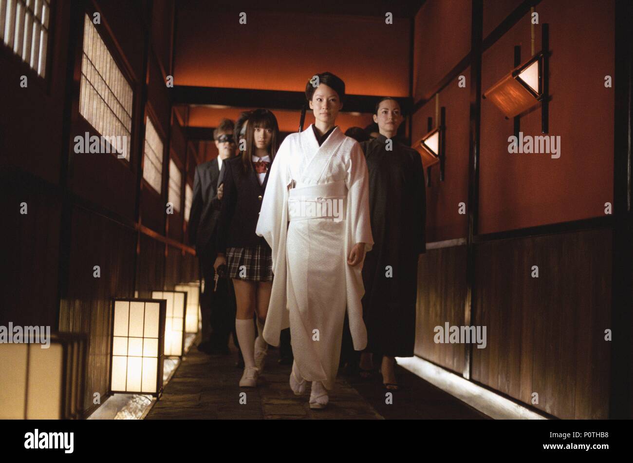 Pellicola originale titolo: KILL BILL: VOL. 1. Titolo inglese: KILL BILL: VOL. 1. Regista: Quentin Tarantino. Anno: 2003. Stelle: Lucy Liu; CHIAKI KURIYAMA. Copyright: Editoriale all'interno di utilizzare solo. Questa è una distribuita pubblicamente handout. I diritti di accesso soltanto, senza licenza di copyright fornite. Autorizzazione obbligatoria per Visual Icona (www.visual-icon.com) è richiesto per la riproduzione di questa immagine. Credito: MIRAMAX / Album Foto Stock