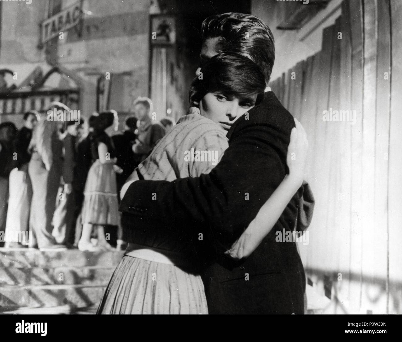 Pellicola originale titolo: CELA S'APELLE L'Aurore. Titolo inglese: che è l'alba. Regista: Luis Bunuel. Anno: 1956. Stelle: GEORGES MARCHAL; LUCIA BOSE. Credito: LES FILMS MARCEAU / Album Foto Stock