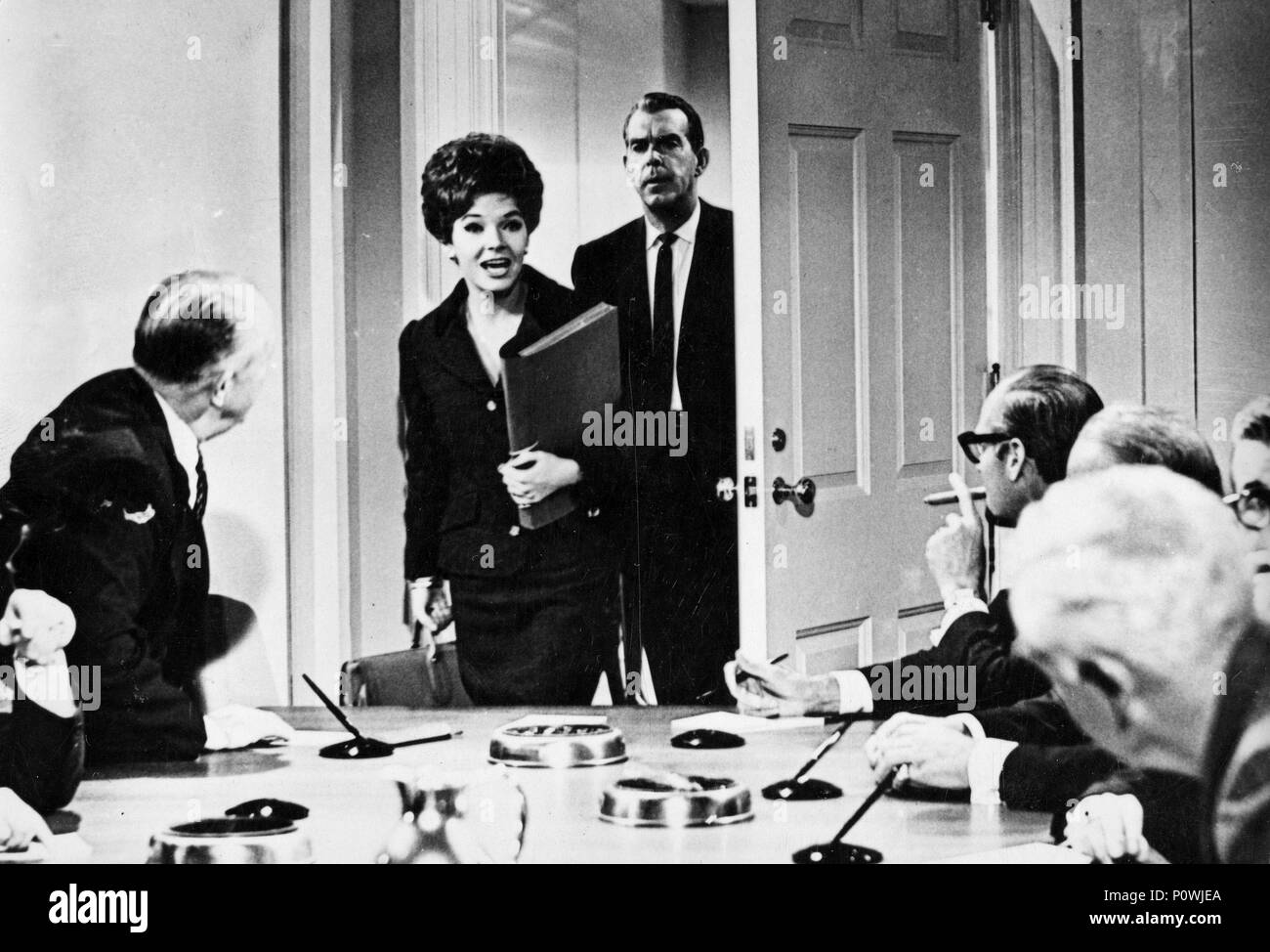 Pellicola originale titolo: baci per il mio presidente. Titolo inglese: baci per il mio presidente. Regista: CURTIS BERNHARDT. Anno: 1964. Stelle: FRED MACMURRAY; POLLY BERGEN. Credito: WARNER BROS. Foto / Album Foto Stock