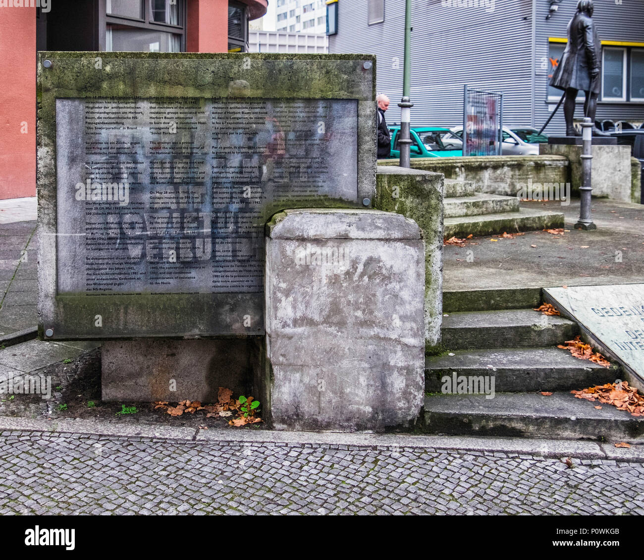 Il monumento per cambiamento storico - raccolta di frammenti da monumenti storici a Rosa-Luxemburg-Platz, Berlin i pezzi di questa insolita mem Foto Stock