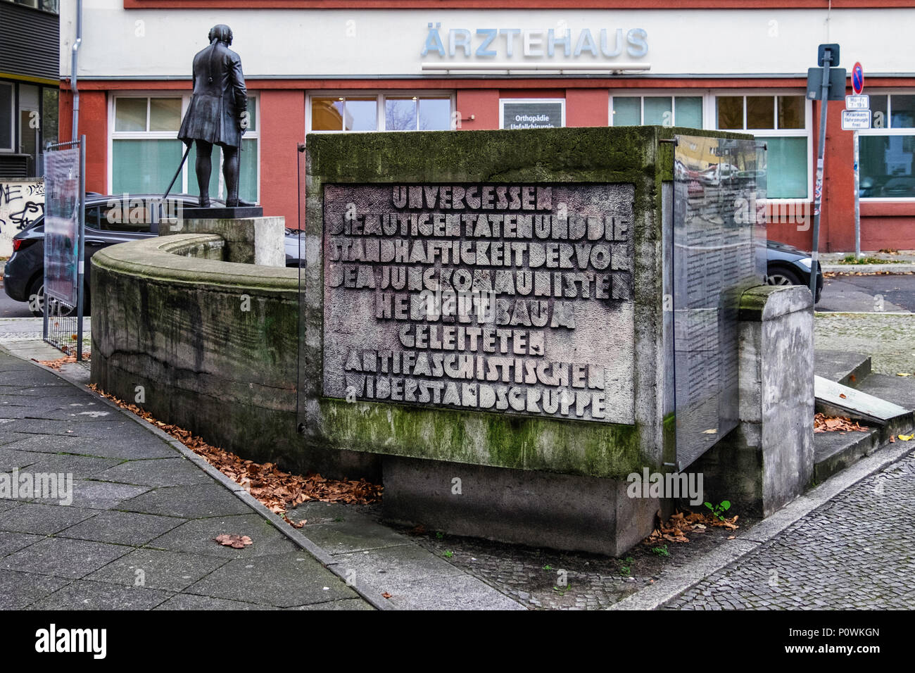 Il monumento per cambiamento storico - raccolta di frammenti da monumenti storici a Rosa-Luxemburg-Platz, Berlin i pezzi di questa insolita mem Foto Stock