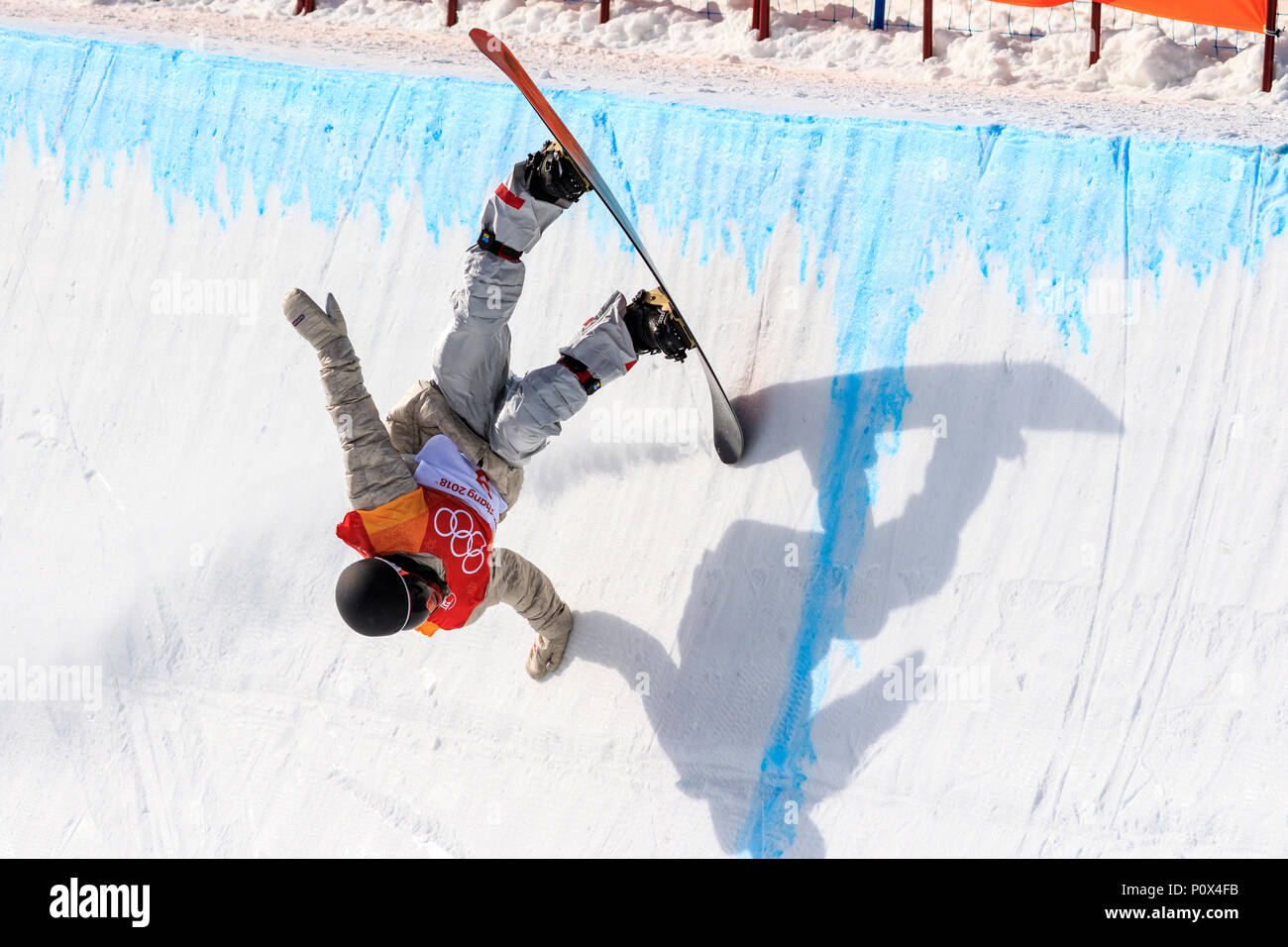 Chase Josey (USA) concorrenti negli uomini della Snowboard Half Pipe qualifiche per i Giochi Olimpici Invernali PyeongChang 2018 Foto Stock
