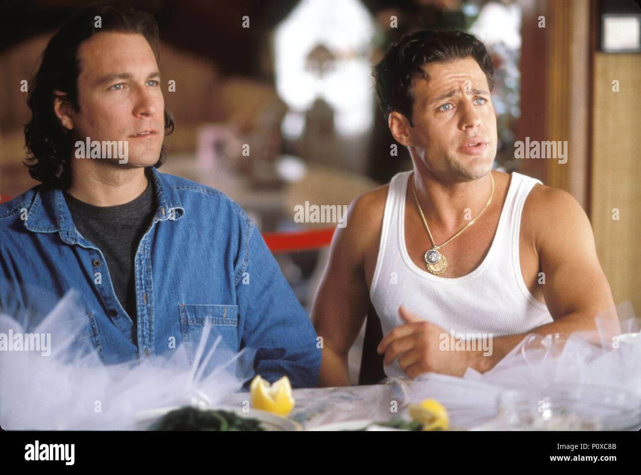 Pellicola originale titolo: My Big Fat Greek Wedding. Titolo inglese: My Big Fat Greek Wedding. Regista: JOEL ZWICK. Anno: 2002. Stelle: John Corbett. Credito: IFC Films / Album Foto Stock