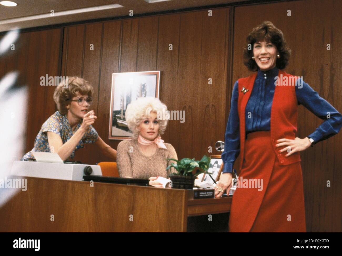 Pellicola originale titolo: nove a cinque. Titolo inglese: nove a cinque. Regista: COLIN HIGGINS. Anno: 1980. Stelle: Jane Fonda; Dolly Parton; LILY TOMLIN. Credito: 20TH CENTURY FOX / Album Foto Stock