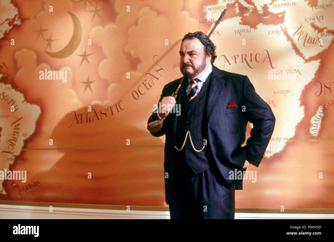 Pellicola originale titolo: il medaglione. Titolo inglese: il medaglione. Regista: GORDON CHAN. Anno: 2003. Stelle: JOHN RHYS-DAVIES. Credito: TRI STAR foto / Album Foto Stock