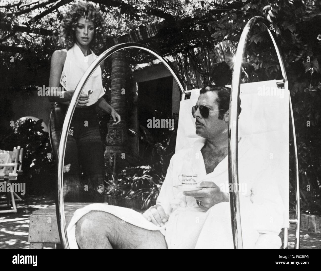 Pellicola originale titolo: QUOI?. Titolo inglese: COSA?. Regista: Roman Polanski. Anno: 1972. Stelle: SYDNE ROMA; MARCELLO MASTROIANNI. Credito: COMPAGNIA CINEMATOGRAFICA CHAMPION/LES FILMS CONCORDIA / Album Foto Stock