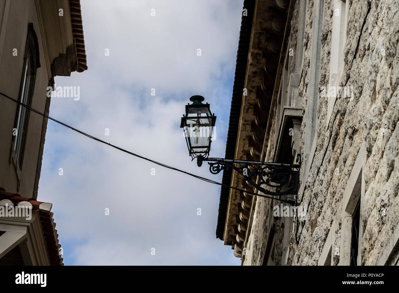 Lampione in stile gotico con sky in background Foto Stock