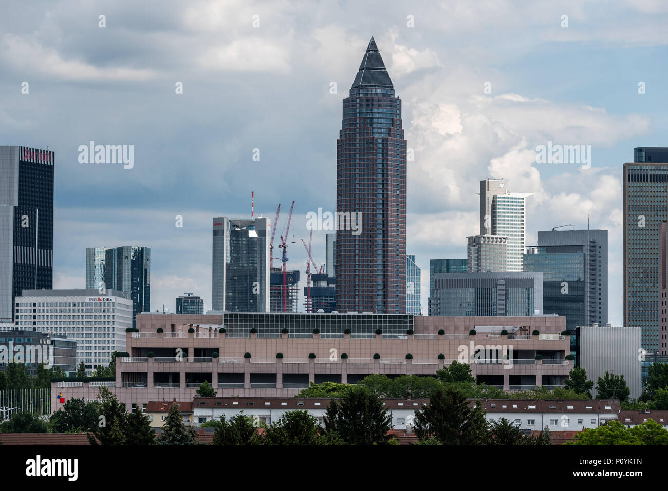 Skyline di Francoforte (principale) visto dalla fiera, Germania Foto Stock