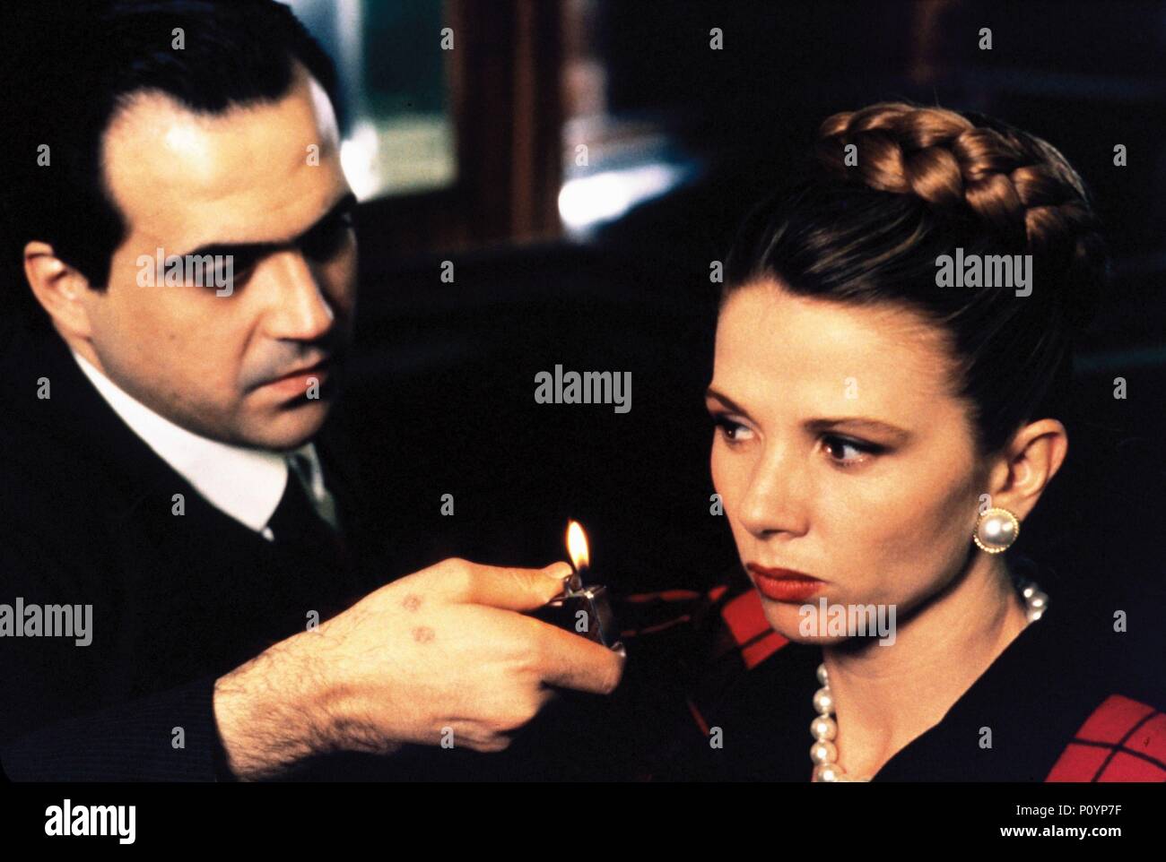 Pellicola originale titolo: AMANTES. Titolo inglese: amanti. Regista: Vicente Aranda. Anno: 1991. Stelle: RICARD BORRAS; Victoria Abril. Credito: PEDRO COSTA, P.C/TVE / Album Foto Stock