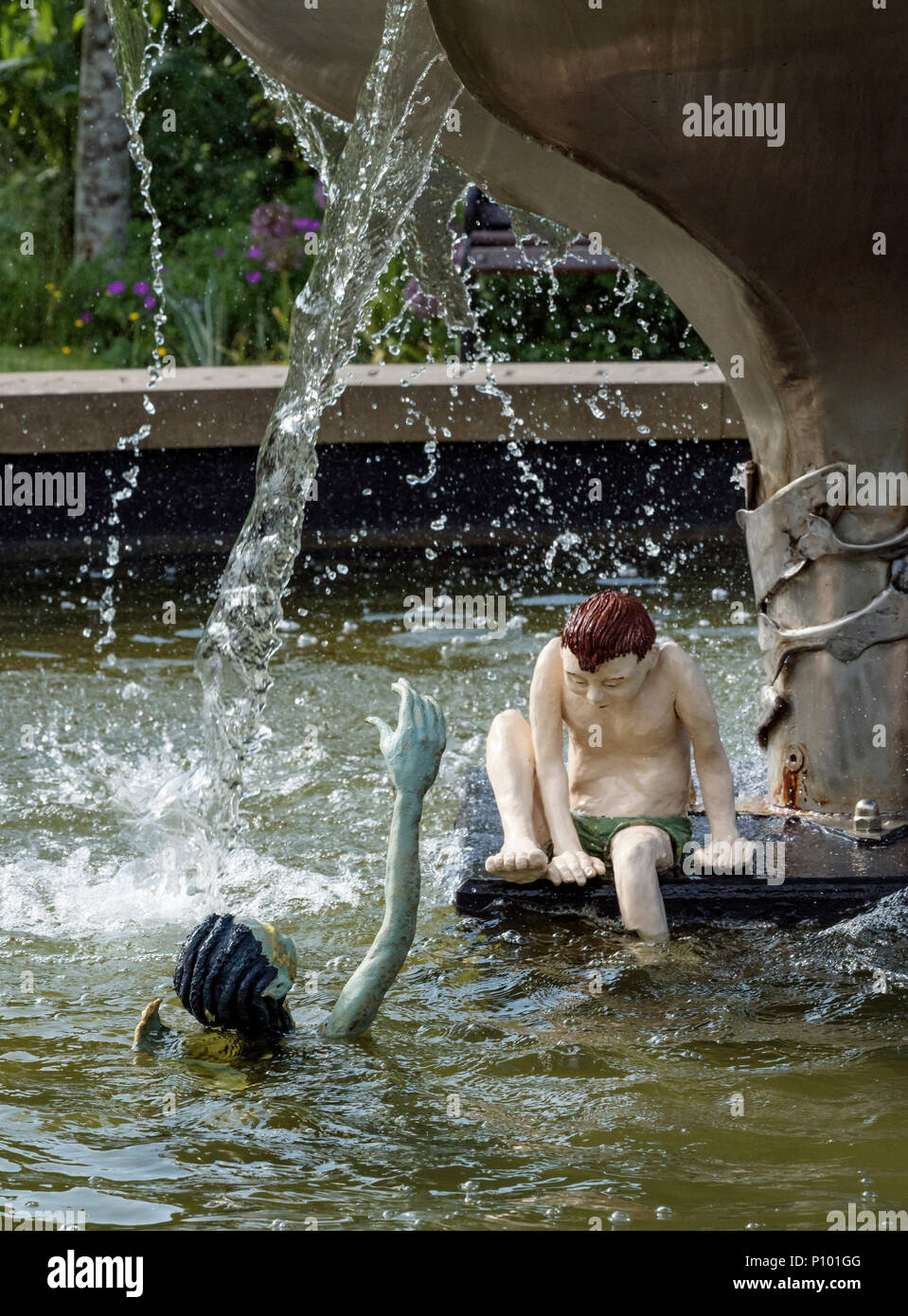 Bangor, Irlanda del Nord il 9 giugno 2018. Una immagine della fontana di acqua a Bangor giardini murati. Foto Stock