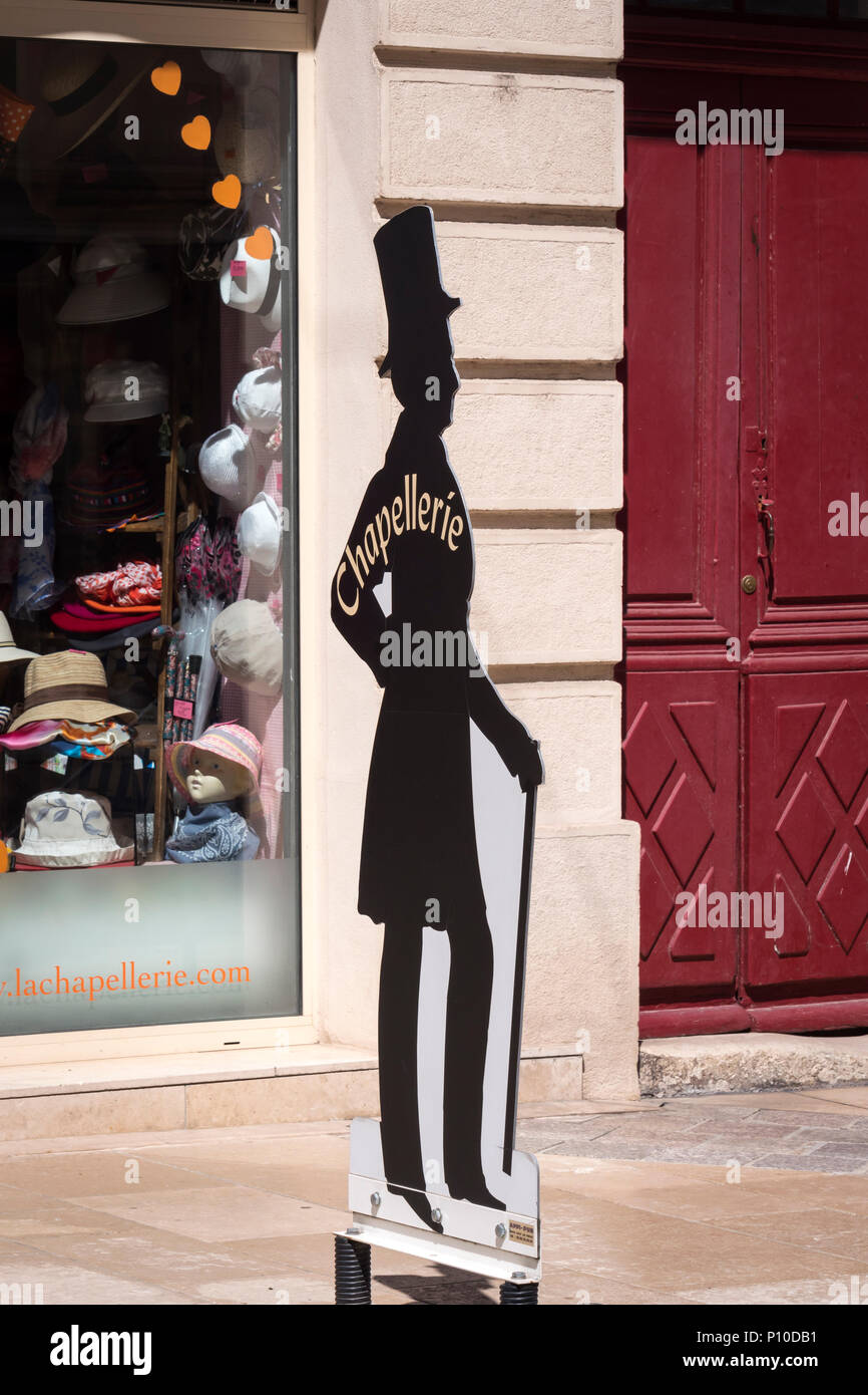 Hat Shop Avallon Yonne Bourgogne-Franche-Comte Francia Foto Stock