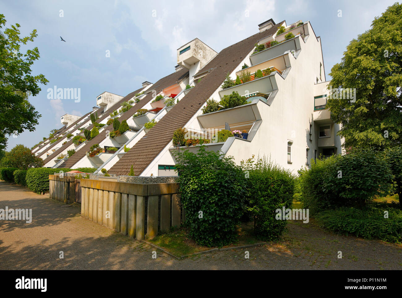 D-Marl, la zona della Ruhr, Westfalia, Renania settentrionale-Vestfalia, NRW, Wohnhuegel Marl Ovest in Kreuzstrasse, Huegelhaus, collinare house, highrise, torre, casa residenziale, appartamenti, alloggi, urbanistica, la concezione degli architetti Roland Frey, Hermann Schroeder e Claus Schmidt, realizzazione architetti Pietro Faller e Hermann Schroeder, consulenza tecnica architetto BDA Hans Hansen e ufficio engineering Soll Foto Stock