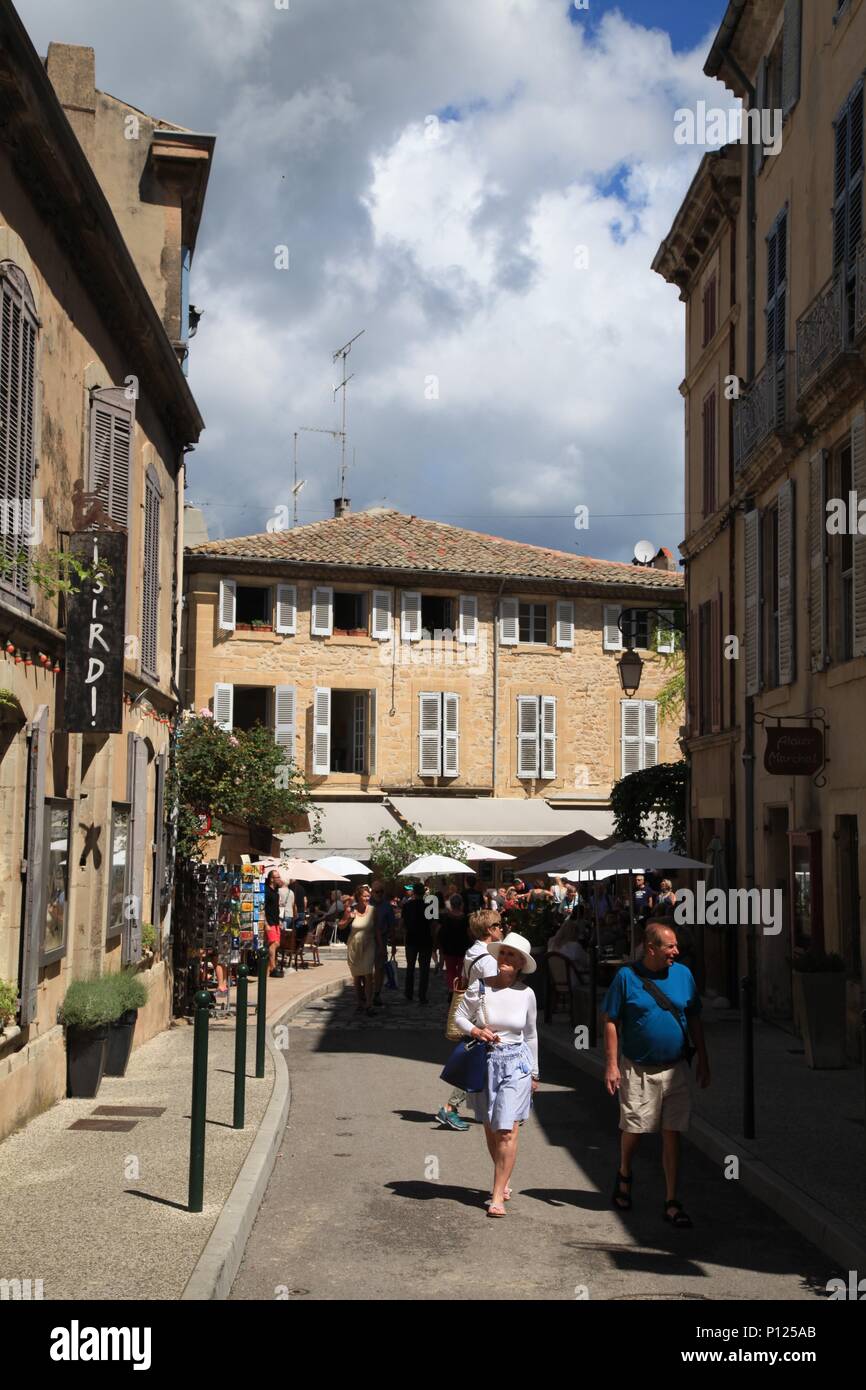 Place de l'Ormeau, Lourmarin, Vaucluse Francia Foto Stock