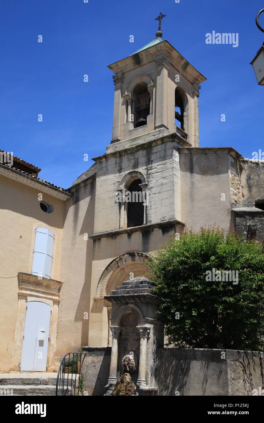 La chiesa nel villaggio di Lourmarin Vaucluse,Francia Foto Stock