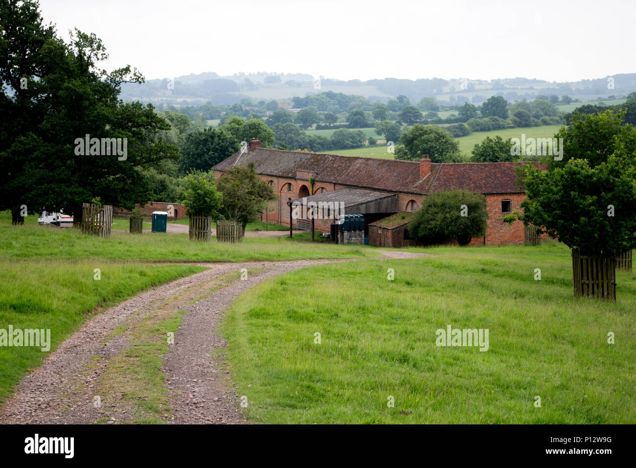 Edifici sulla Shuckburgh Hall Estate, Warwickshire, Inghilterra, Regno Unito Foto Stock