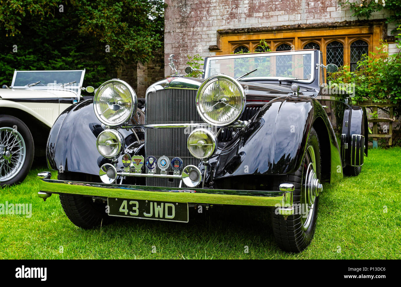 Nero vintage di lusso auto sportiva presi in Puddletown, Dorset, Regno Unito il 10 giugno 2018 Foto Stock
