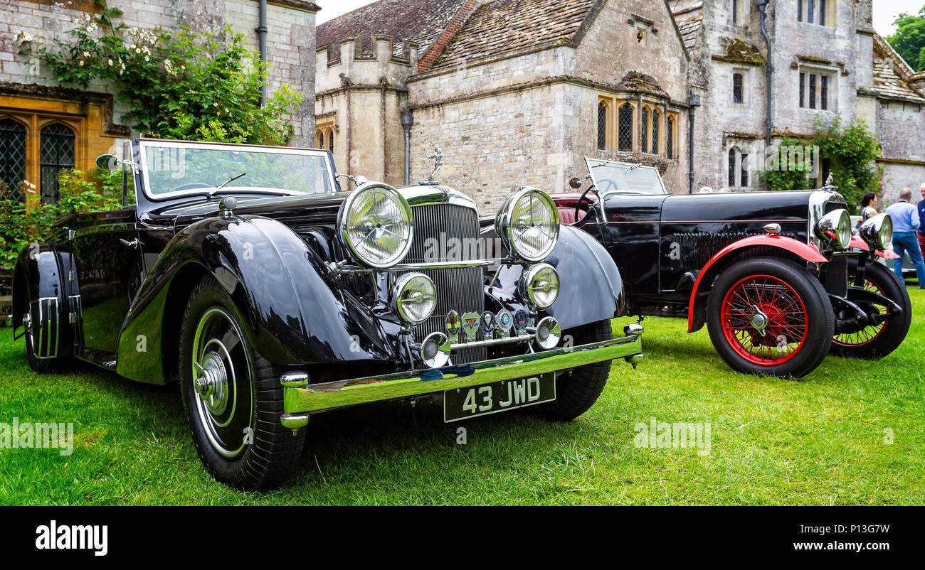 Nero vintage di lusso auto sportiva presi in Puddletown, Dorset, Regno Unito il 10 giugno 2018 Foto Stock