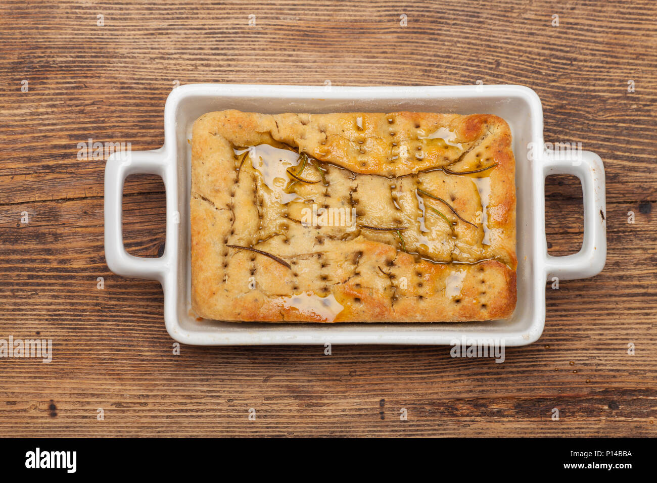 Focaccia italiana su legno Foto Stock
