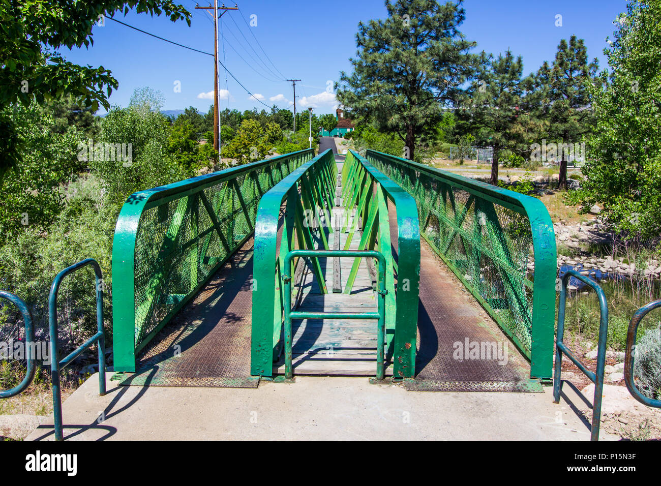 Doppia Passerella Ponte sul Torrente Foto Stock