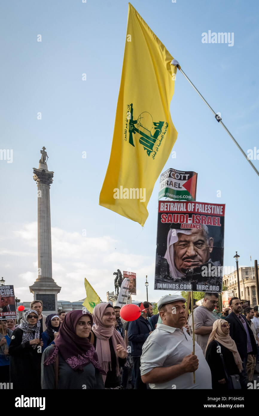 Londra, Regno Unito. Decimo Giugno, 2018. Hezbollah flags fly di Al Quds giorno rally e marzo attraverso il centro di Londra. Credito: Guy Corbishley/Alamy Live News Foto Stock