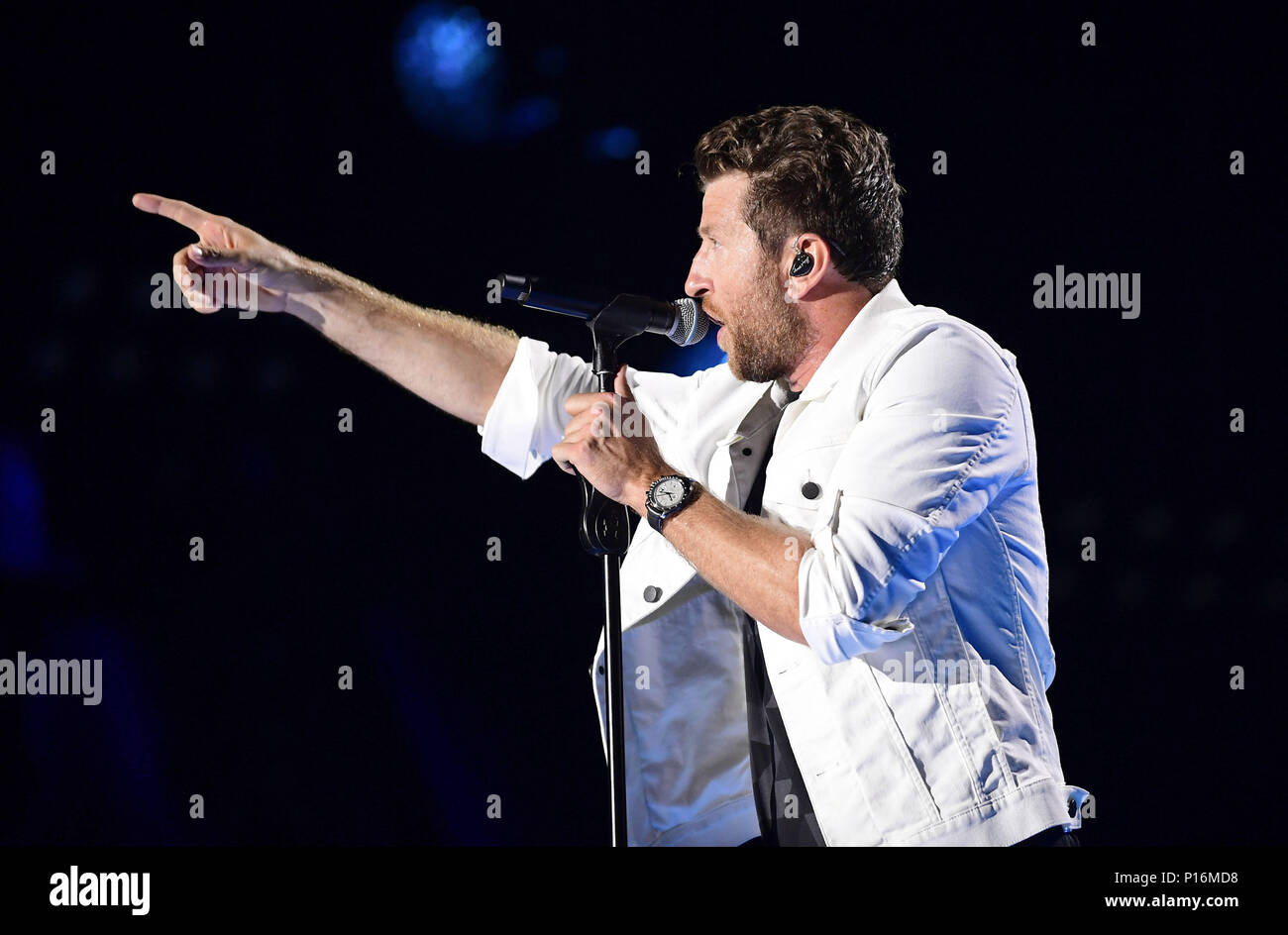 Giugno 10, 2018 - Nashville, Tennessee, Stati Uniti - 10 Giugno 2018 - Nashville, Tennessee - Brett Eldredge. 2018 CMA Music Fest concerto serale tenutosi a Nissan Stadium. Photo credit: Laura Farr/AdMedia (credito Immagine: © Laura Farr/AdMedia via ZUMA filo) Foto Stock