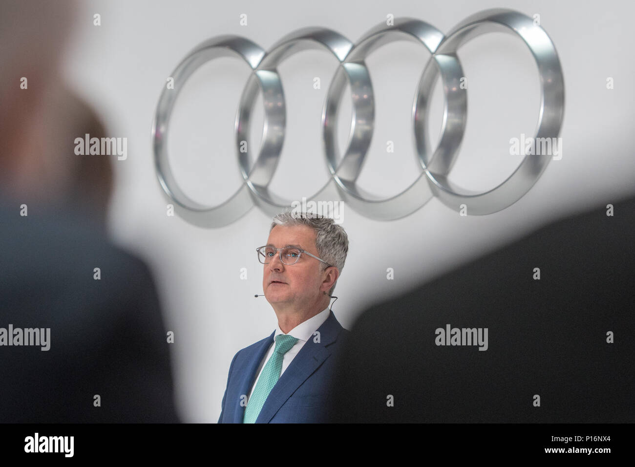 Archiviato - 15 marzo 2018, Ingolstadt, Germania: Rupert Stadler, presidente del produttore di automobili Audi AG parla durante la conferenza stampa annuale per quanto riguarda le figure. Il gas di scarico vicenda vedrà Stadler indagato, come secondo la procura di Monaco di Baviera II il 11 giugno 2018. Foto: Armin Weigel/dpa Foto Stock