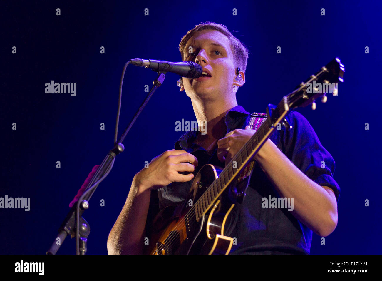 Sao Paulo, Brasile. Decimo Giugno, 2018. GEORGE-EZRA - la cantante inglese, George Ezra presenta il suo spettacolo, durante il ventiduesimo CULTURA Inglesa Festival, tenutosi presso il Memorial de América Latina, Barra Funda, lato ovest di São Paulo, nella notte di Domenica, 10. (Foto: Herica Suzuki/Photo Premium) Credito: Eduardo Carmim/Alamy Live News Foto Stock