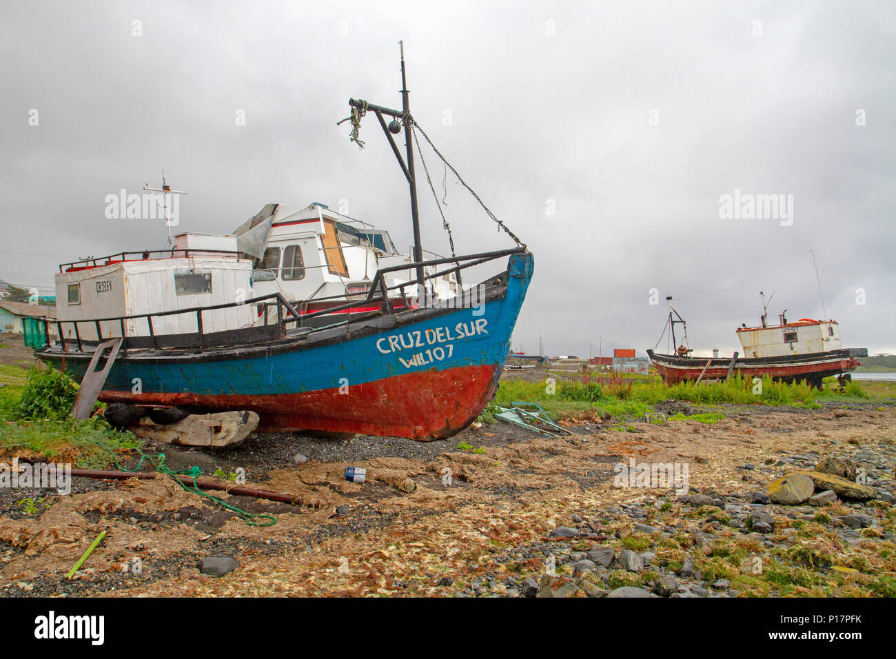 Barche da pesca in Puerto Williams, il mondo città più a sud Foto Stock