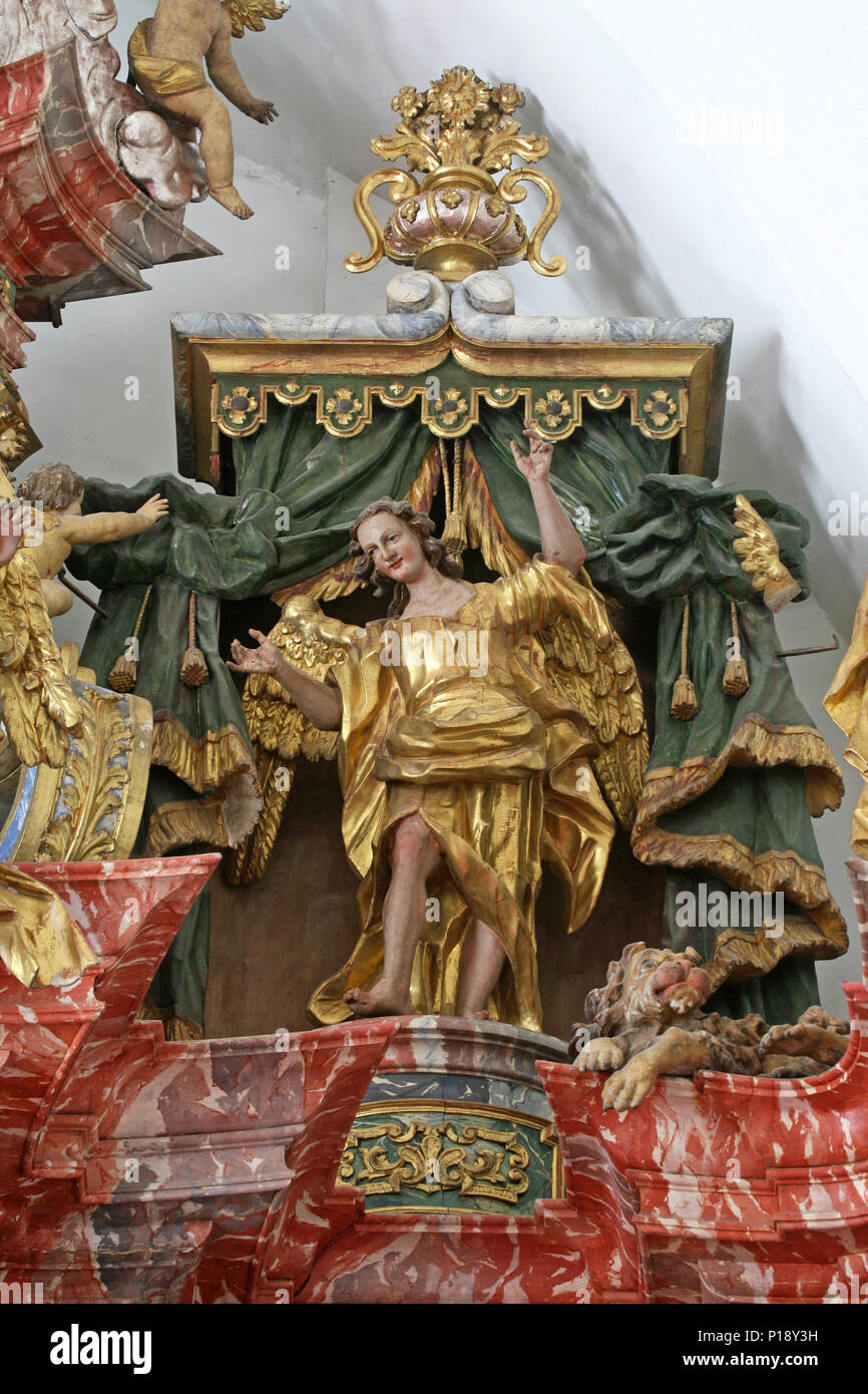 Angelo, statua sull altare nella cattedrale dell Assunzione a Varazdin, Croazia Foto Stock